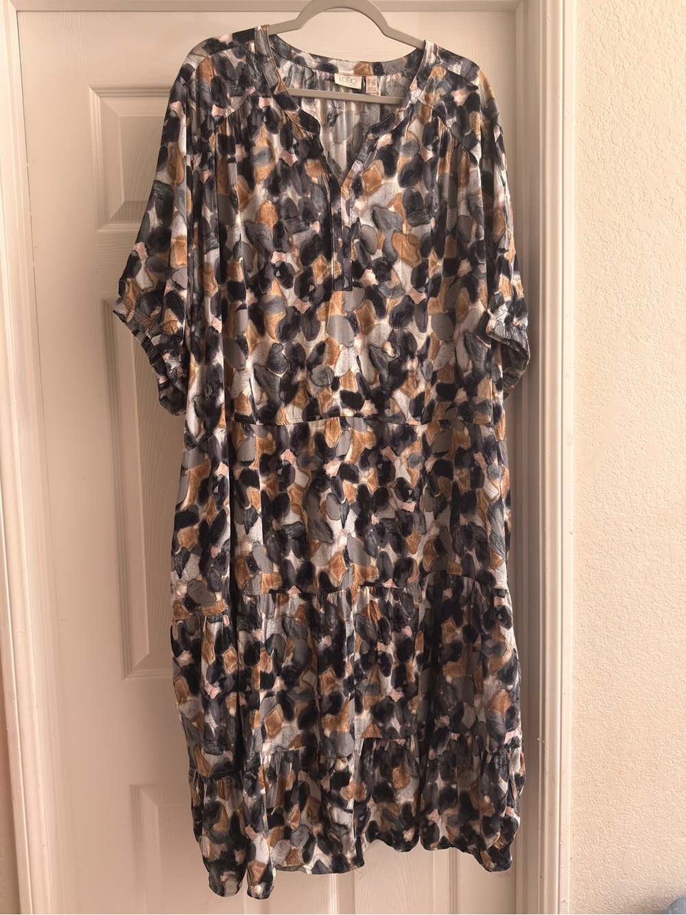 LOGO by Lori Goldstein Black, Gray & Tan Abstract Print Tiered Midi Dress